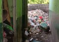 Viral, Tumpukan Sampah di SDN Cilampang Jadi Sorotan