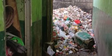 Viral, Tumpukan Sampah di SDN Cilampang Jadi Sorotan