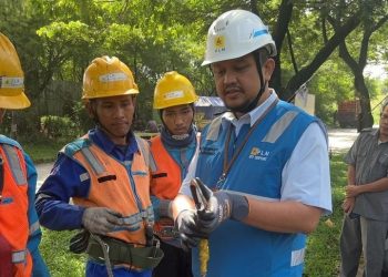 Manager PLN UP3 Serpong Tinjau dan Pastikan Langsung Standar K3 pada Pekerjaan Pemeliharaan Jaringan Listrik